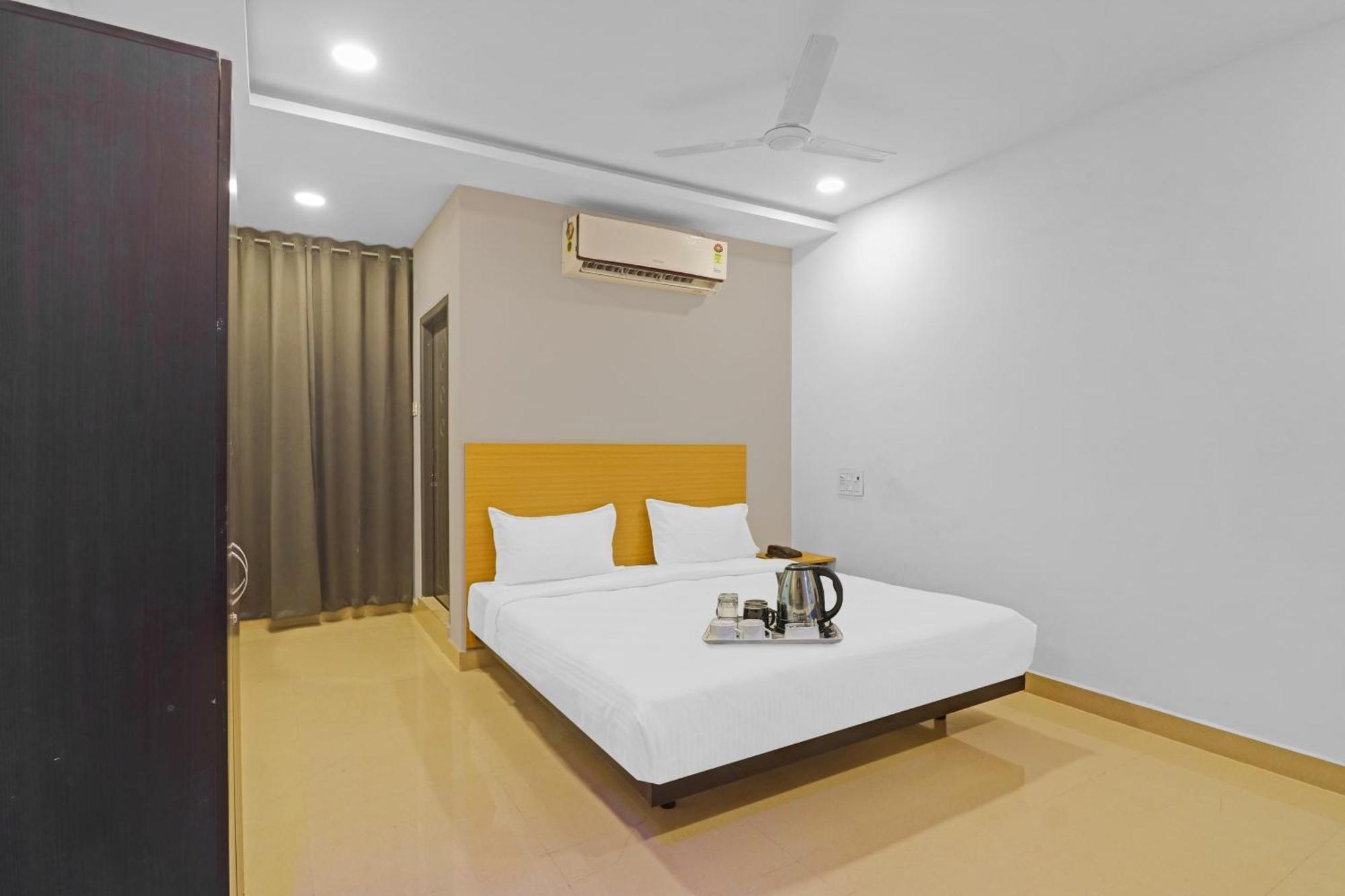 Townhouse Che Sigma Hotel Hyderabad Ngoại thất bức ảnh
