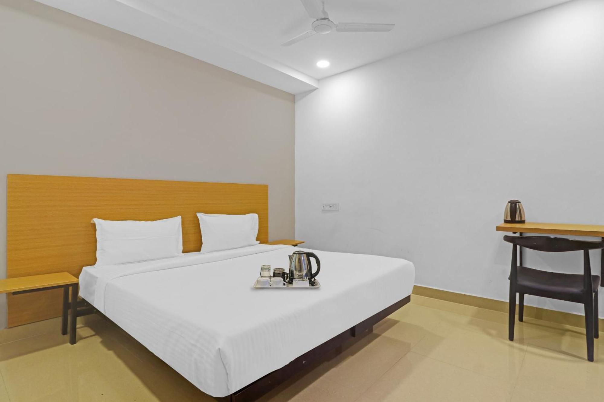 Townhouse Che Sigma Hotel Hyderabad Ngoại thất bức ảnh