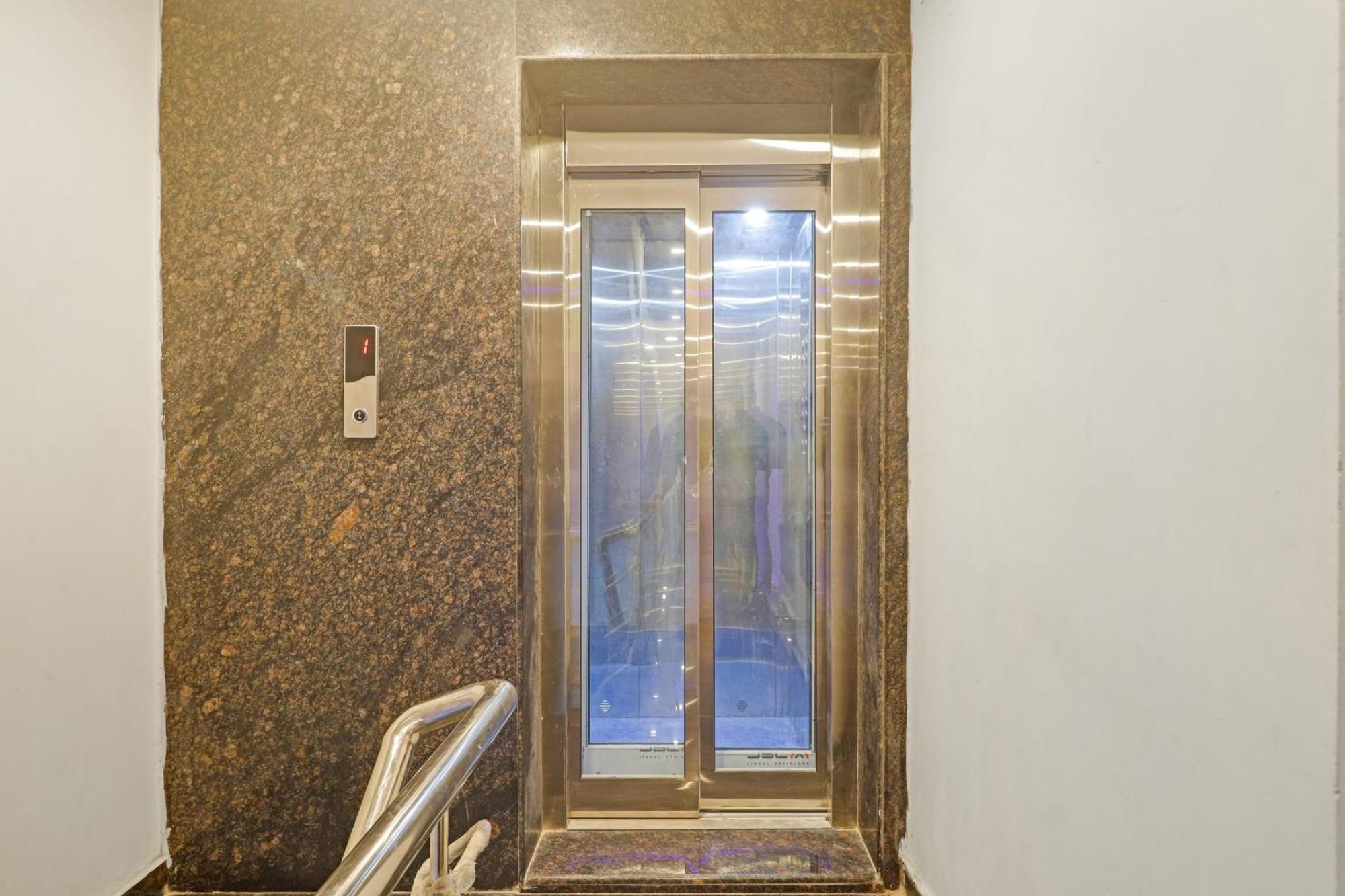 Townhouse Che Sigma Hotel Hyderabad Ngoại thất bức ảnh