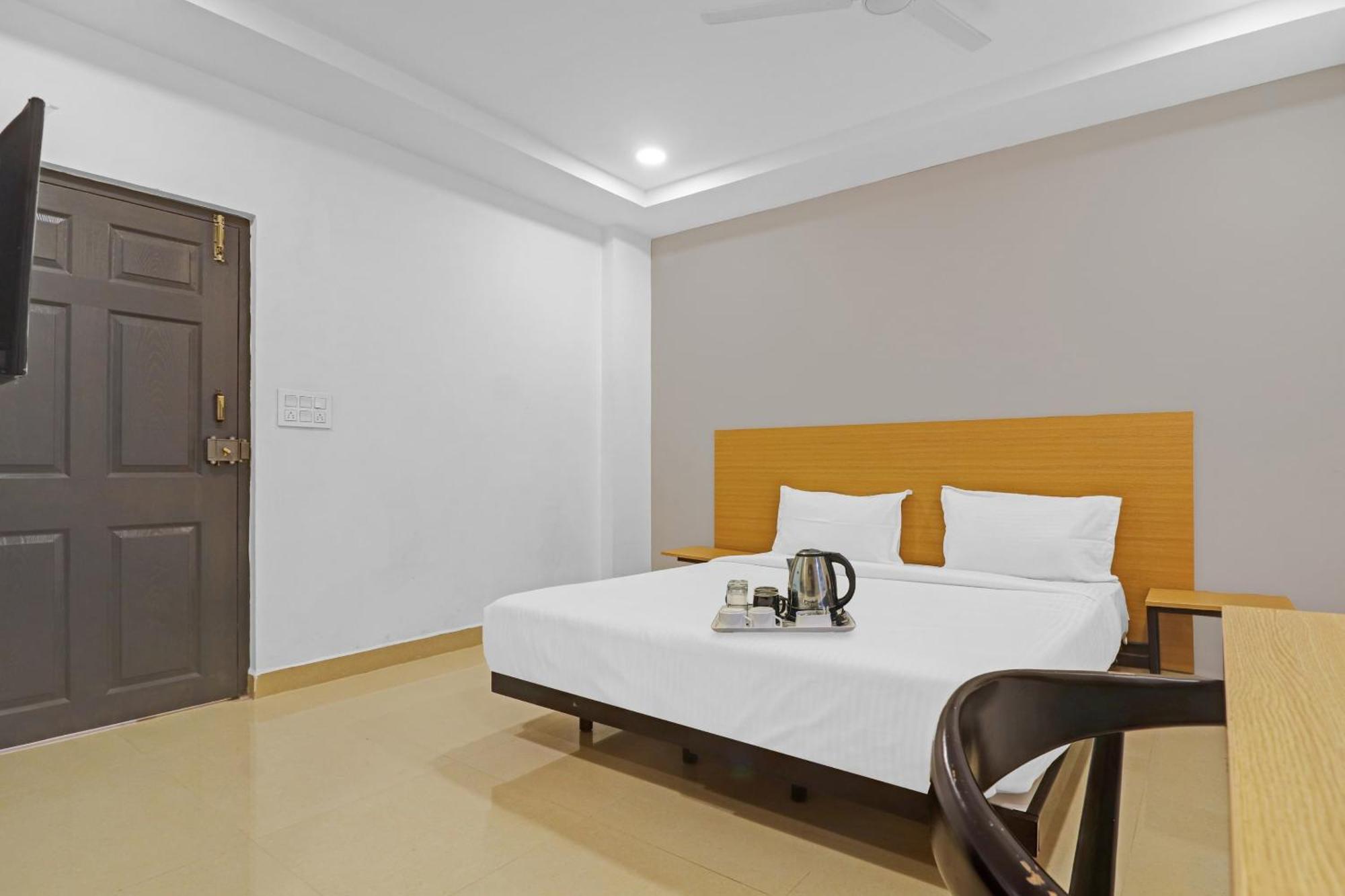 Townhouse Che Sigma Hotel Hyderabad Ngoại thất bức ảnh