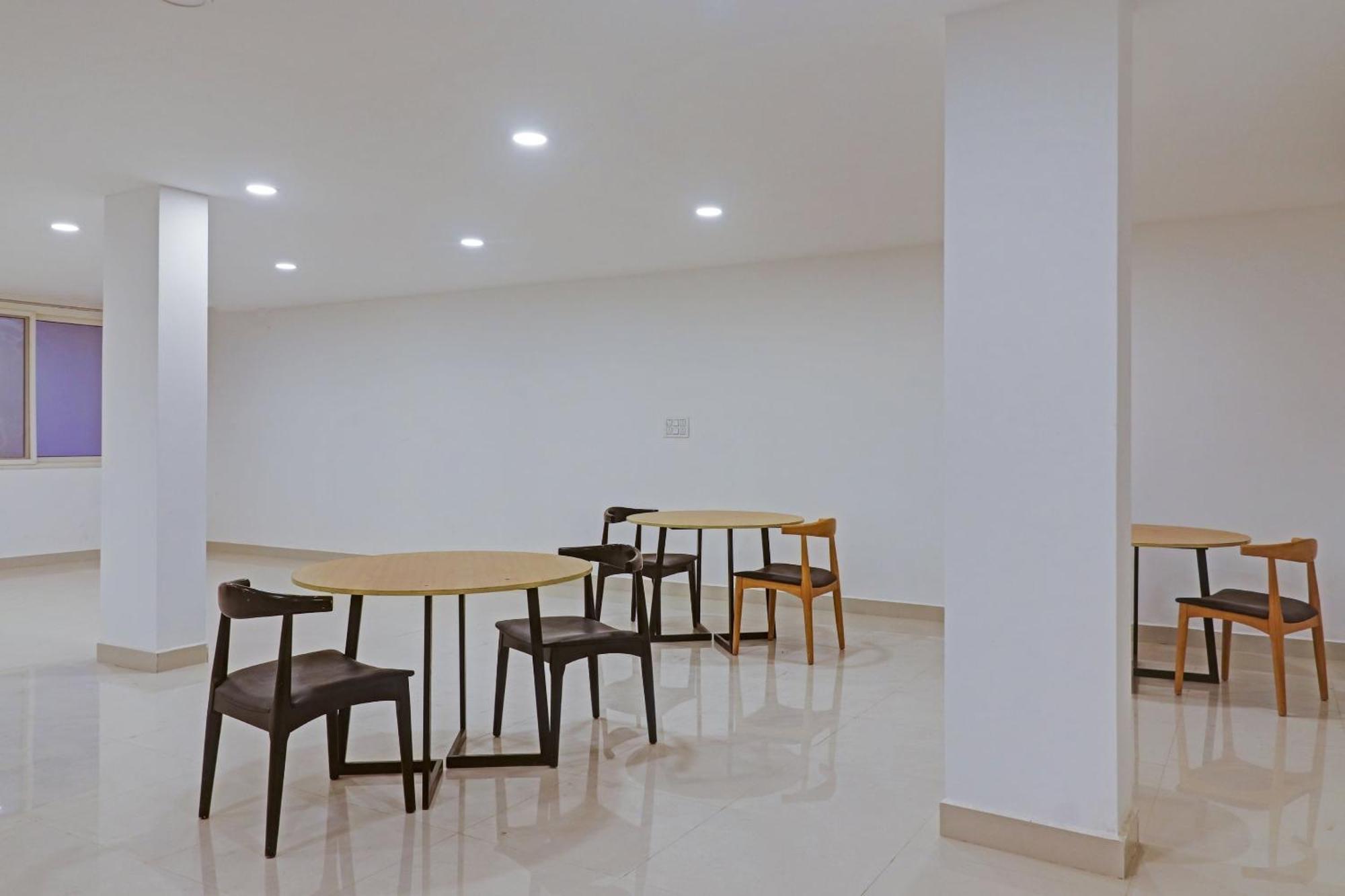 Townhouse Che Sigma Hotel Hyderabad Ngoại thất bức ảnh
