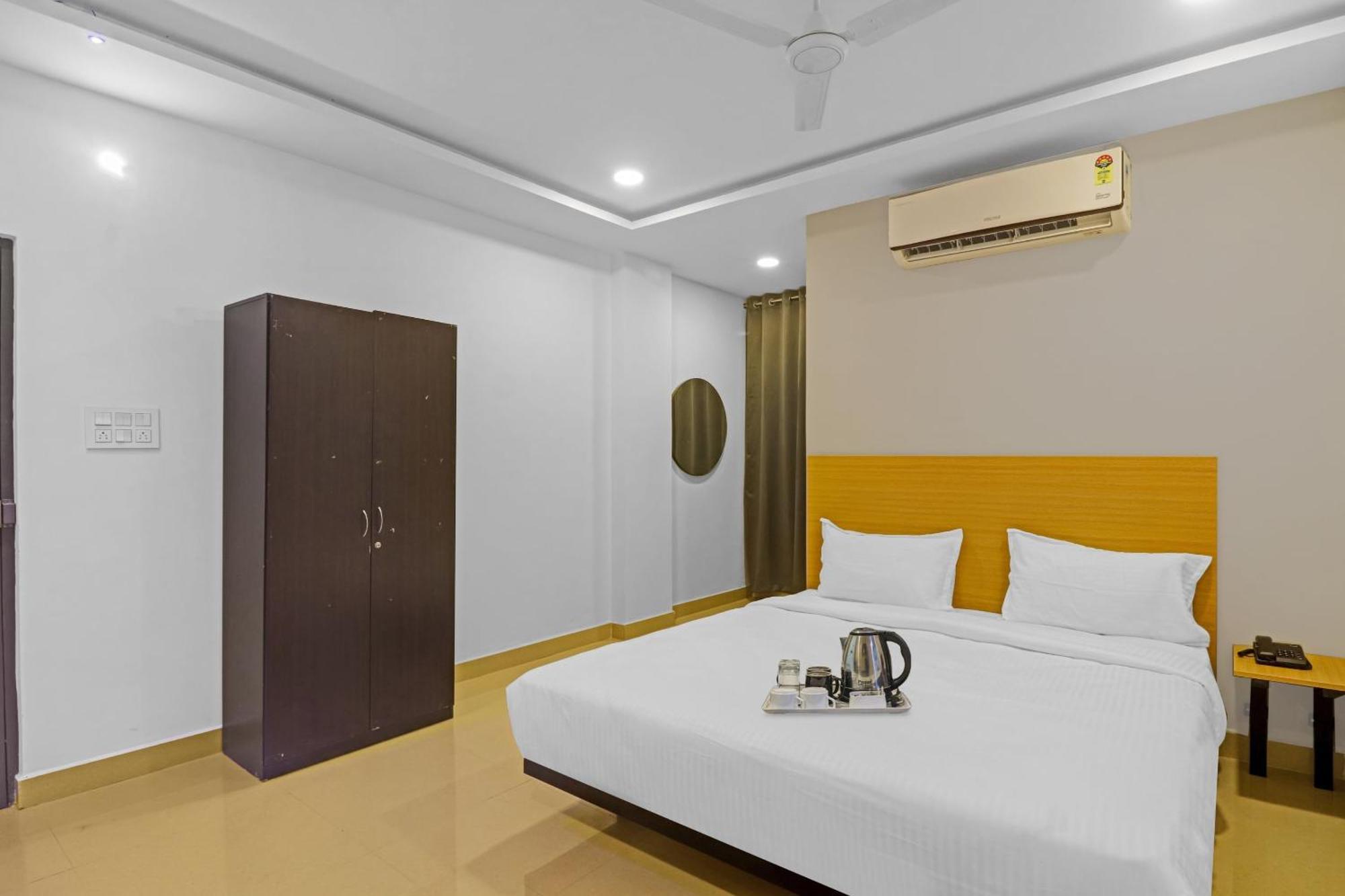 Townhouse Che Sigma Hotel Hyderabad Ngoại thất bức ảnh