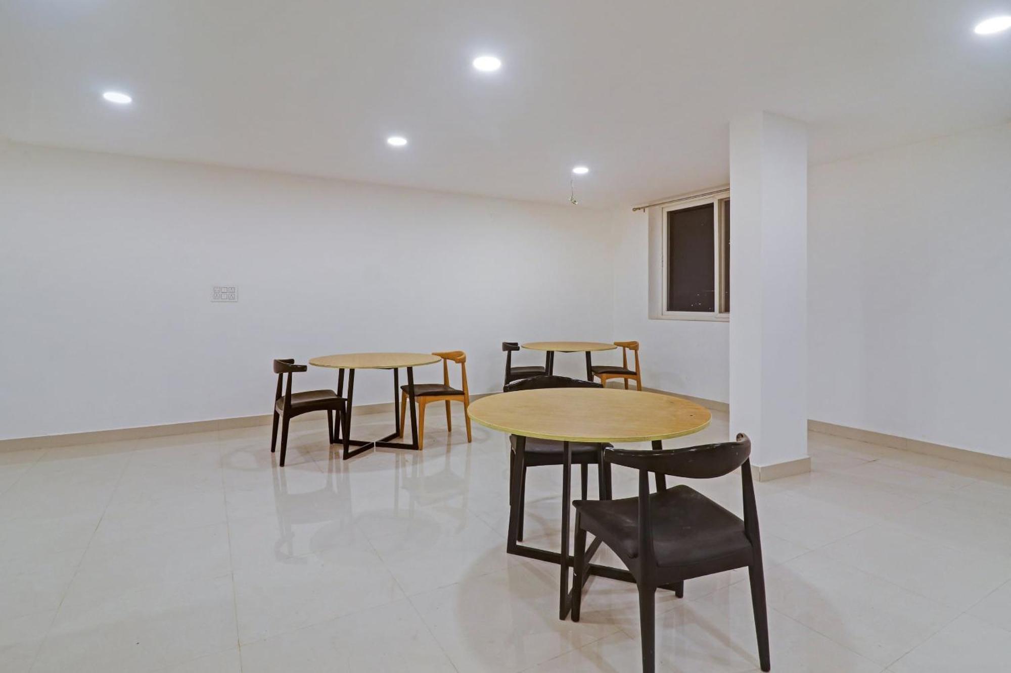 Townhouse Che Sigma Hotel Hyderabad Ngoại thất bức ảnh