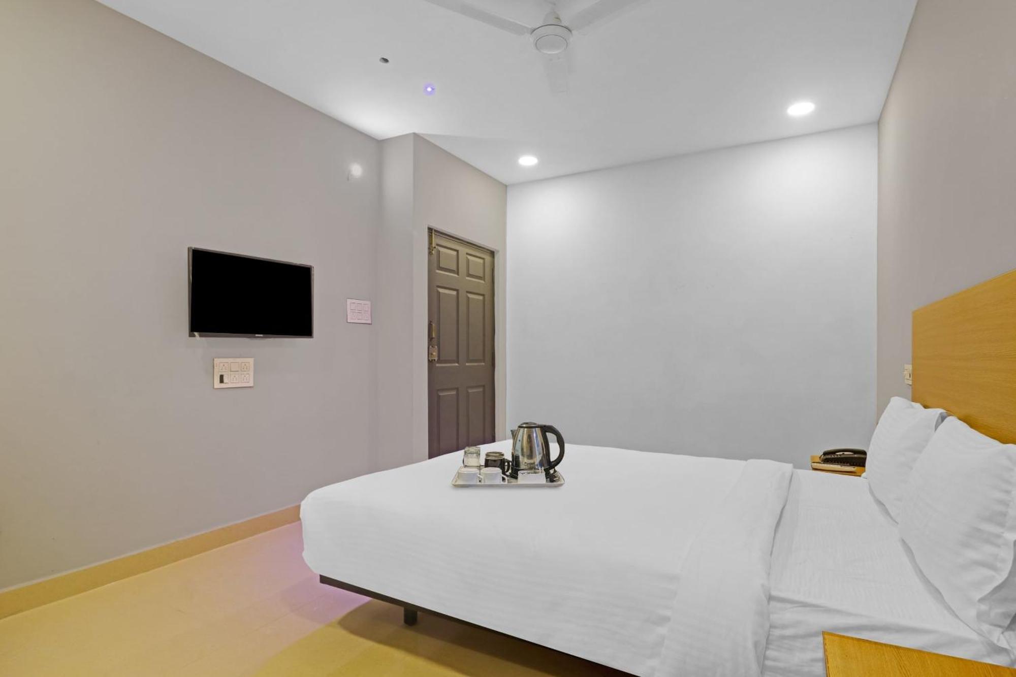 Townhouse Che Sigma Hotel Hyderabad Ngoại thất bức ảnh