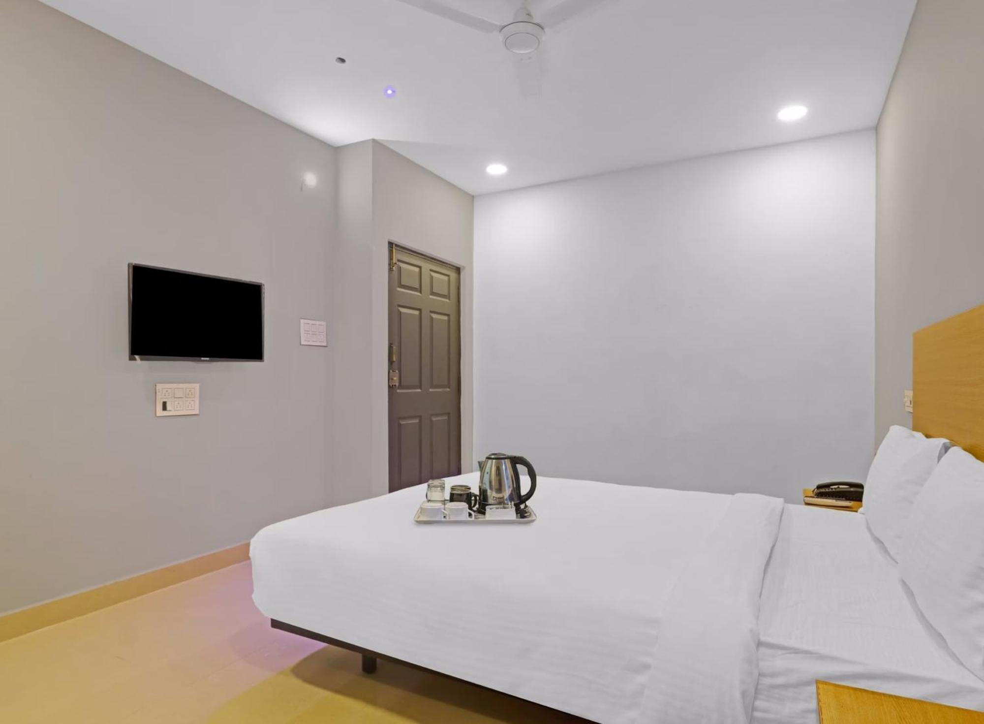 Townhouse Che Sigma Hotel Hyderabad Ngoại thất bức ảnh