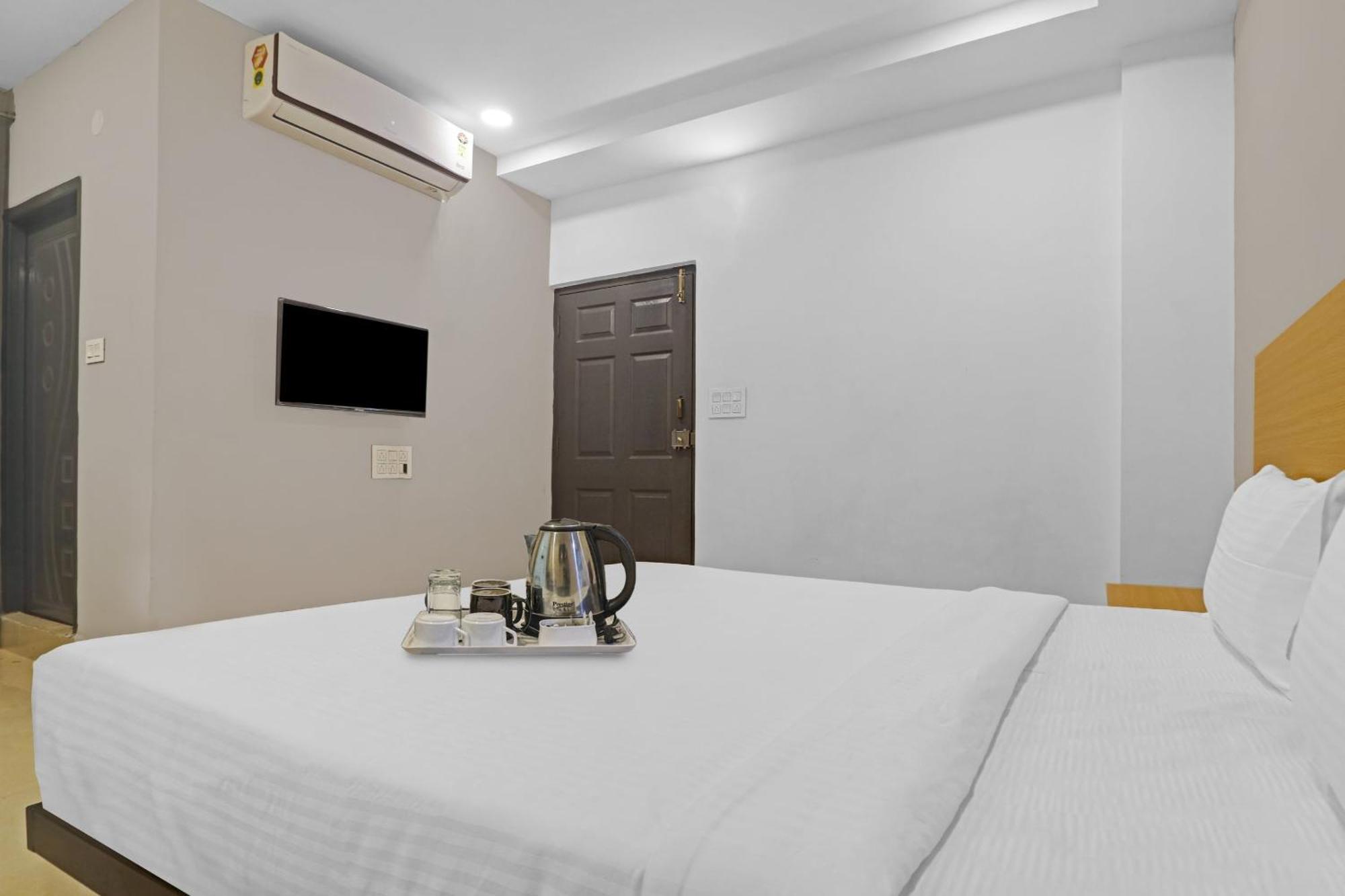 Townhouse Che Sigma Hotel Hyderabad Ngoại thất bức ảnh