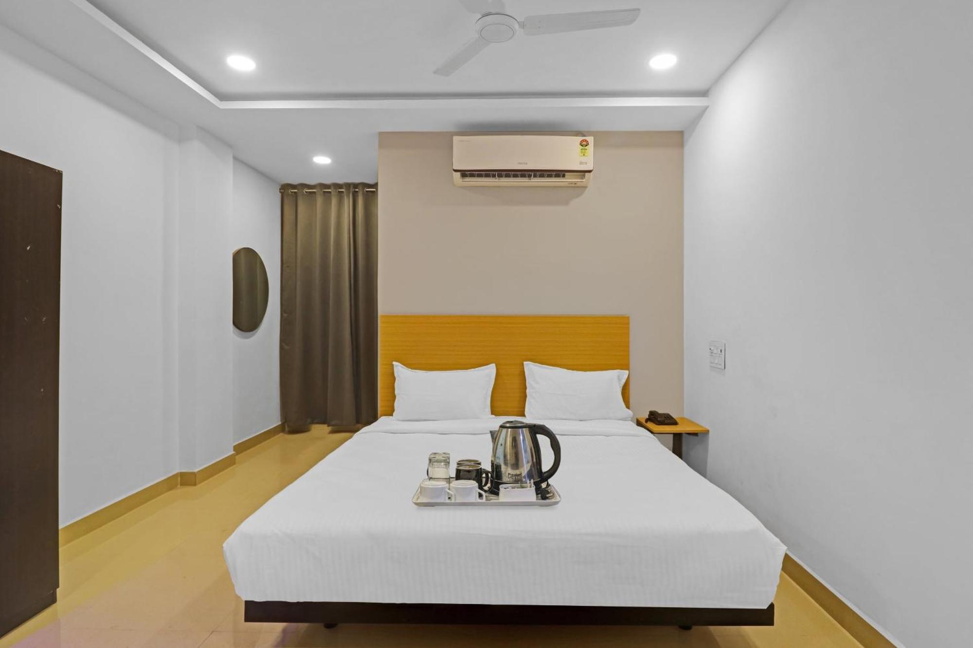 Townhouse Che Sigma Hotel Hyderabad Ngoại thất bức ảnh